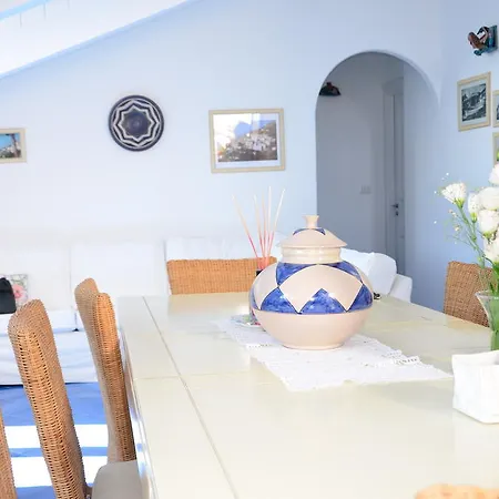 Bed & Breakfast La Soffitta Sul Mare 3*